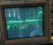 Die momentane Drehgeschwindigkeit kann aus dem periodischen Output-Signal des Lüfters ermittelt werden. Die momentane Drehgeschwindigkeit kann aus dem periodischen Output-Signal des Lüfters ermittelt werden.